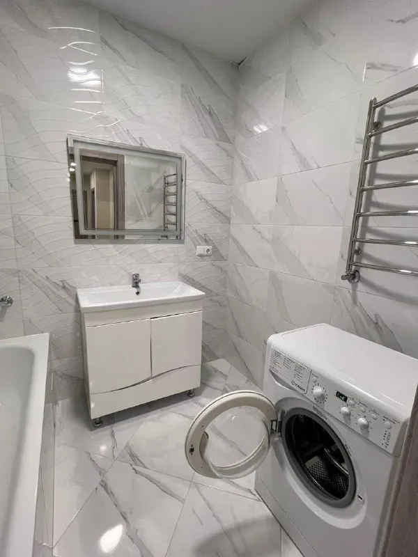 2-Комн квартира, 70 м²
М некрасовка

• 5 Мин пешком
• 17 Этаж из 24
• Ул вертолётчиков 2 к1, на карте

65 000 ₽/Мес, без комиссии
Большой гайд по аренде

Холодильник • стиральная машина • интернет • мебель • посудомойка • кондиционер • с детьми • телевизор • лифт • с животными • мусоропровод • консьерж

Район некрасовка
Чистота 3.89 транспорт 3.65
Парки и скверы 3.33

Собственник. Квартира после ремонта, вся мебель и техника новая удобная локация, рядом есть все необходимое окна выходят на две стороны, квартира просторная, светлая и очень уютная! © предоплату до просмотра просят только мошенники!

Егор, написать
Уровень доверия низкий ⚠️
Выложить квартиру бесплатно - фотография - 2
