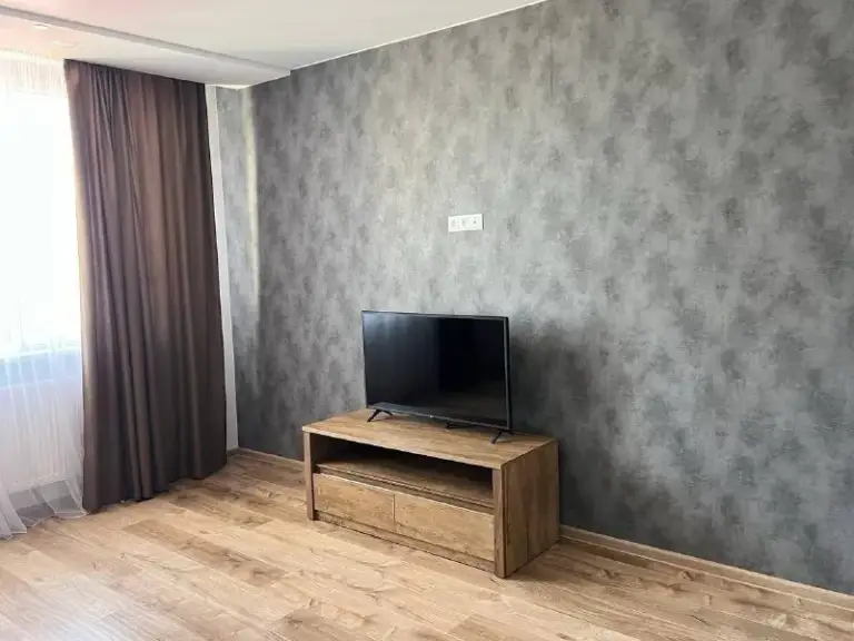 2-Комн квартира, 70 м²
М некрасовка

• 5 Мин пешком
• 17 Этаж из 24
• Ул вертолётчиков 2 к1, на карте

65 000 ₽/Мес, без комиссии
Большой гайд по аренде

Холодильник • стиральная машина • интернет • мебель • посудомойка • кондиционер • с детьми • телевизор • лифт • с животными • мусоропровод • консьерж

Район некрасовка
Чистота 3.89 транспорт 3.65
Парки и скверы 3.33

Собственник. Квартира после ремонта, вся мебель и техника новая удобная локация, рядом есть все необходимое окна выходят на две стороны, квартира просторная, светлая и очень уютная! © предоплату до просмотра просят только мошенники!

Егор, написать
Уровень доверия низкий ⚠️
Выложить квартиру бесплатно - фотография - 5