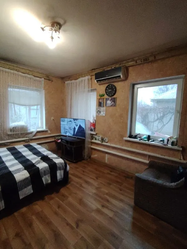 Продам дом в пос. Екатериновка!
(Артемовский район)

Продам просторный дом площадью 59 кв. М. В шаговой доступности магазины, школа, детский сад, а также асфальтированный подъезд – все для комфорта вашей семьи.
Плюсы дома: ✔ 5 светлых комнат  ✔ автономное отопление и кондиционер ✔ ровный участок с крепким забором и новыми воротами. ✔ дополнительные постройки: флигель и сарай. ✔ требуется небольшой косметический ремонт – возможность создать интерьер по своему вкусу!

Цена: 4 300 000 руб. Торг уместен!

Тел:+7 959 112-93-55(алевтина) - фотография - 6