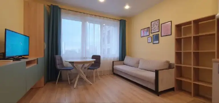 М. Селигерская
Студия

Квартира-студия, 25 м², новостройка
М. Селигерская, г. Москва, ул. Дегунинская, д.9к1, 10мин пешком от метро или до мцд моссельмаш. Рядом выезд на хорду свх
Новый дом, свежий ремонт, квартира светлая, уютная, полностью меблирована и готова к проживанию: большой 4х-секционный шкаф-купе, холодильник, кондиционер, микроволновка, индукционная плита, посудомойка, стиральная машина,   телевизор, интернет, двуспальный диван-кровать, раздвижной стол и мягкие стулья.

В жк своя инфратруктура:
- Закрытая территория с детскими и спортивными площадками, и беседками для отдыха.
- Магазины пятерочка, магнит, ozon, аптека.
- В подъезде есть зона ожидания с диваном и гостевой санузел.

Сдается на длительный срок. 1-2 человека гражданство рф, возможно с ребёнком, без животных.

Цена 67.000руб/мес включены счётчики и интернет, залог 67.000руб

Контакты 89687866418 собственник
T. Me/+79687866418

➡️Предоплату/бронь/заморозку денег/автооплату до просмотра квартиры не вносить! Если по этому объявлению спрашивают какую либо оплату сообщите по контактам в описании канала. - фотография - 10