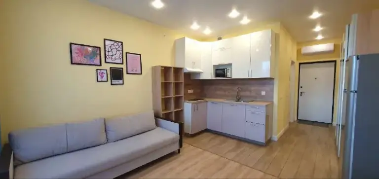 М. Селигерская
Студия

Квартира-студия, 25 м², новостройка
М. Селигерская, г. Москва, ул. Дегунинская, д.9к1, 10мин пешком от метро или до мцд моссельмаш. Рядом выезд на хорду свх
Новый дом, свежий ремонт, квартира светлая, уютная, полностью меблирована и готова к проживанию: большой 4х-секционный шкаф-купе, холодильник, кондиционер, микроволновка, индукционная плита, посудомойка, стиральная машина,   телевизор, интернет, двуспальный диван-кровать, раздвижной стол и мягкие стулья.

В жк своя инфратруктура:
- Закрытая территория с детскими и спортивными площадками, и беседками для отдыха.
- Магазины пятерочка, магнит, ozon, аптека.
- В подъезде есть зона ожидания с диваном и гостевой санузел.

Сдается на длительный срок. 1-2 человека гражданство рф, возможно с ребёнком, без животных.

Цена 67.000руб/мес включены счётчики и интернет, залог 67.000руб

Контакты 89687866418 собственник
T. Me/+79687866418

➡️Предоплату/бронь/заморозку денег/автооплату до просмотра квартиры не вносить! Если по этому объявлению спрашивают какую либо оплату сообщите по контактам в описании канала. - фотография - 5