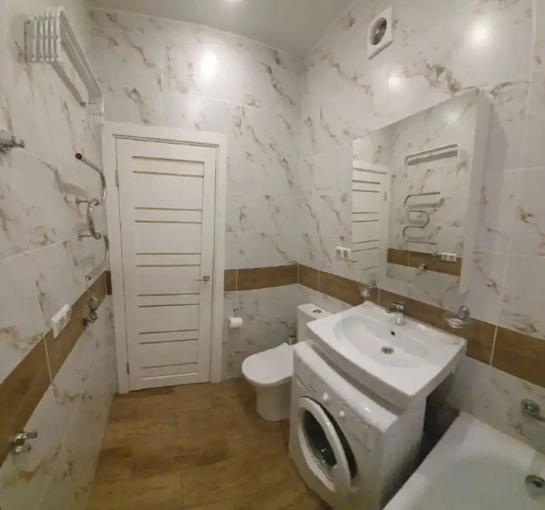 М. Селигерская
Студия

Квартира-студия, 25 м², новостройка
М. Селигерская, г. Москва, ул. Дегунинская, д.9к1, 10мин пешком от метро или до мцд моссельмаш. Рядом выезд на хорду свх
Новый дом, свежий ремонт, квартира светлая, уютная, полностью меблирована и готова к проживанию: большой 4х-секционный шкаф-купе, холодильник, кондиционер, микроволновка, индукционная плита, посудомойка, стиральная машина,   телевизор, интернет, двуспальный диван-кровать, раздвижной стол и мягкие стулья.

В жк своя инфратруктура:
- Закрытая территория с детскими и спортивными площадками, и беседками для отдыха.
- Магазины пятерочка, магнит, ozon, аптека.
- В подъезде есть зона ожидания с диваном и гостевой санузел.

Сдается на длительный срок. 1-2 человека гражданство рф, возможно с ребёнком, без животных.

Цена 67.000руб/мес включены счётчики и интернет, залог 67.000руб

Контакты 89687866418 собственник
T. Me/+79687866418

➡️Предоплату/бронь/заморозку денег/автооплату до просмотра квартиры не вносить! Если по этому объявлению спрашивают какую либо оплату сообщите по контактам в описании канала. - фотография - 7