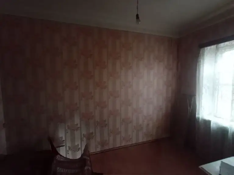 Продам дом в артемовском р-не, 6-й железнодорожный переулок. 66,5 кв. М.
Дом в пешей доступности от парка горького и военного госпиталя.
Земля -11,6 соток. Приватизирована.
На участке капитальный гараж и хоз постройки.
Дом из 4-ти комнат, требует косметического ремонта. Все коммуникации в доме. Окна деревянные. Котел газовый, бойлер. Комнаты смежно-изолированные, высокие потолки.

Документы рф и готовы к сделке.
Цена - 4 500 000 руб.
Тел. +7 959 115 28 65 - фотография - 4
