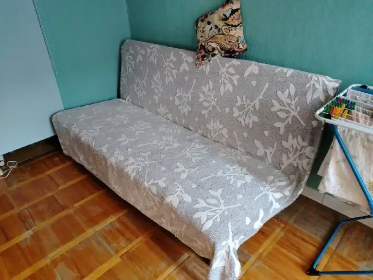 Комната🏙️
М. Перово8️⃣
Сдается комната рядом с метро перово.
📍Адрес: 2-я владимирская, 41к2
Комната 11 м², окна во двор, теплая, изолированная.
Есть диван кровать, большая, раскладывается, большой письменный стол, книжный шкаф, разнообразные полки.
Инфраструктура района развитая, продуктовые магазины, аптеки, озон, вайлбрисс, все есть в шаговой доступности.
В соседней комнате хозяйка и кот, воспитанные. Запаха нет, насекомых тоже.
💳Об оплате: ежемесячный платеж 25.000₽ + 22.000₽ залог, плюс горячая вода. Торг уместен.
На кухне газовая плита, микроволновка, гриль. Стиральная машина в ванной.
Сдам только одной девушке, некурящей, платежеспособной.
💌По всем вопросам звонить или писать: +7-910-482-70-07 - фотография - 5