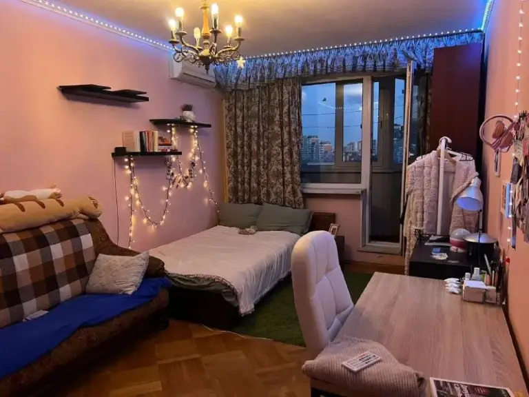 Комната🏙
М. Фонвизинская1️⃣

Сдается комната 18 м² с балконом для девушки в 3-х комнатной квартире. В двух других комнатах живут по одной девушке в каждой.   Все необходимое есть.

💳 Цена: 35.000₽, без залога и коммуналки.

3 Минуты пешком от станции м. Фонвизинская.

💌Telegram: @likialice - фотография - 4