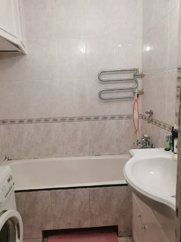 Комната🏙
М. Фонвизинская1️⃣

Сдается комната 18 м² с балконом для девушки в 3-х комнатной квартире. В двух других комнатах живут по одной девушке в каждой.   Все необходимое есть.

💳 Цена: 35.000₽, без залога и коммуналки.

3 Минуты пешком от станции м. Фонвизинская.

💌Telegram: @likialice - фотография - 7