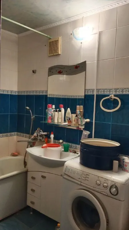 🔓В продаже 2х комнатная квартира с ремонтом🔓
📍Г. Лисичанск, ул. Докучаева д. 9а (р-н пенсионного )
Квадратура: 52м²📐
Этаж: 2-й, 2х этажного дома 🏢
Описание 📝
☀️Квартира с ремонтом🤗
☀️Продается с мебелью и техникой 🛋️🪑
.. . Am. Org/img/emoji/40/e29880.png')">☀️просторные, изолированные комнаты 💥

📍Хорошее месторасположение, все в пешей доступности: магазины, рынок, больница, школа, супермаркет, госучреждения 🚶‍♀
📝Документы готовы к продаже, собственник один🤝✅
💰 2 000 000 Руб торг уместен ✅
Осмотр и подробная информация📨💭:
📞  +79592322574 (Telegram, whatsapp, max) - фотография - 9