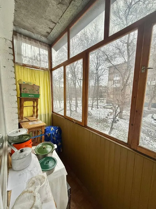 🏡 Продаётся 2‑комнатная квартира — кв. Жукова
📍 2/5 Этаж кирпичного дома | общая площадь 46 м² | кухня 6,7 м²
🚪Комнаты проходные,
🚿Совмещённый с/у,
🪟Окна — мп, балкон застеклён (столярка)
🪜Есть кладовая. ⚡️централизованное отопление, сплит‑система, бойлер.
Вся мебель и техника остаются — можно заехать и жить! 🛋️🔌
Чистый ухоженный подъезд, спокойный двор. Рядом — институт им. В. Даля, остановки общественного транспорта, детский сад и магазины.
Цена: 6 500 000 ₽ 💸 торг
Звоните для просмотра
📞 Екатерина +7‑959‑132‑07‑33
📞 Анастасия +7‑959‑128‑50‑18 - фотография - 10