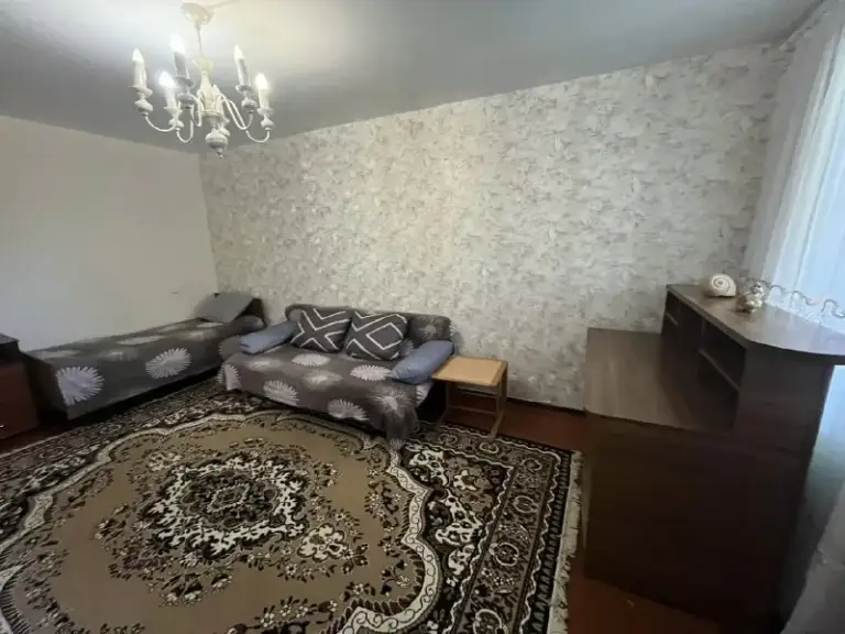 ⚡️Продам 2 к квартиру в артемовском р-н. Кв. Героев сталинграда⚡️
📌Уютная, теплая квартира, в жилом состоянии на 2 этаже 9-и этажного дома
📌Удачное расположение дома, закрытый, не проездной двор с детской площадкой
📌Великолепная инфраструктура на квартале, см, аптеки, школы и садики
📌В шаговой доступности открывается новый тц, максимально удобная транспортная развязка.
📌Квартира продается с мебелью и бытовой техникой (кондиционер, стиральная машинка, холодильник)
📌Все коммуникации в исправном состоянии, окна м/п, разводка воды -пластик.
📌Сделаны натяжные потолки: зал, коридор, кухня
📌Прописанных и долгов по коммунальным платежам нет.
📌Документы рф, быстрый выход на сделку.

💎💎💎💎 Цена 5 900 000р. 💎💎💎💎💎

☎️ +7 959 115 28 65 - фотография - 1