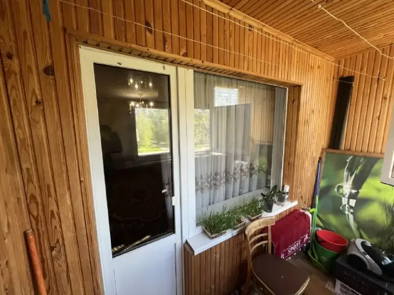 ⚡️Продам 2 к квартиру в артемовском р-н. Кв. Героев сталинграда⚡️
📌Уютная, теплая квартира, в жилом состоянии на 2 этаже 9-и этажного дома
📌Удачное расположение дома, закрытый, не проездной двор с детской площадкой
📌Великолепная инфраструктура на квартале, см, аптеки, школы и садики
📌В шаговой доступности открывается новый тц, максимально удобная транспортная развязка.
📌Квартира продается с мебелью и бытовой техникой (кондиционер, стиральная машинка, холодильник)
📌Все коммуникации в исправном состоянии, окна м/п, разводка воды -пластик.
📌Сделаны натяжные потолки: зал, коридор, кухня
📌Прописанных и долгов по коммунальным платежам нет.
📌Документы рф, быстрый выход на сделку.

💎💎💎💎 Цена 5 900 000р. 💎💎💎💎💎

☎️ +7 959 115 28 65 - фотография - 5