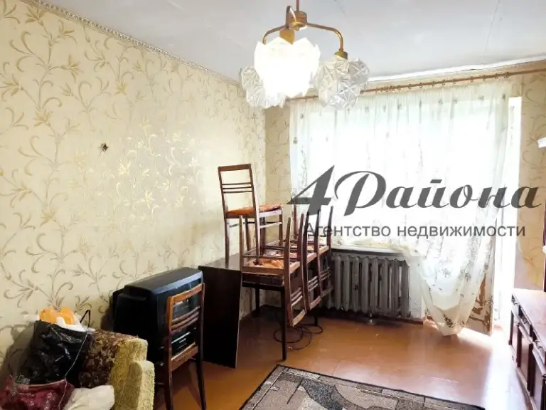 🍀Продам 2х комнатную квартиру кв. Солнечный д.2
❗️Дом кирпичный
❗️Общая площадь 45,6 кв. М. , кухня 6,6 кв. М.
Этаж 5/5-эт.
❗️Крыша капитальный ремонт осень 2025 года(с заменой балок и обрешеток)
Окна в подъезде поменяны. Планируется ремонт подъезда 26-27 г
Квартира в жилом состоянии. Требуется косметика.
❗️Отличная развитая инфраструктура. Рядом в пешей доступности есть все необходимое: школа, университет, д/сады, магазины, остановки транспорта, супермаркет, рынок, гаражный кооператив, кафе, банк и т. Д.
❗️Собственник один- гражданин рф. Документы готовы. Прописанных нет.
✅Ц. 3 млн. Руб.
📞Т. +79591448144. - фотография - 3