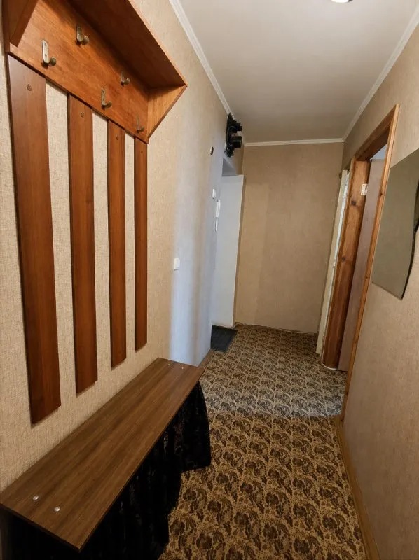 Продается 2-х комнатная квартира в центре луганска, площадью 42,2 кв м р-н городок щорса. 2 жилые изолированные комнаты. Хорошая планировка. Общая площадь 42,2 кв. М, жилая 24,8 кв. М. Санузел совмещенный. Холодная и горячая вода (газовая колонка). Этаж 4 из 5. В шаговой доступности детский сад и школа. Хорошая транспортная развязка. Рядом парк после реконструкции. Магазины, аптеки все рядом. “спар” у входа в подъезд. В шаговой доступности театр “на оборонной” (бывший “украинский драматический театр”), стадион “авангард”, ярмарочная площадь, бассейн “юность”. Продается со всей мебелью и техникой (кондиционер, холодильник, стиральная машина). Есть балкон. Окна выходят во внутренний двор. Тихий спальный район, идеален для спокойной семейной жизни.

Все документы готовы к сделке!

Продажа от собственника!

Цена : 4500000

Тел. +7 959 138-32-86 (max)
+7 938 156-44-75 - фотография - 6