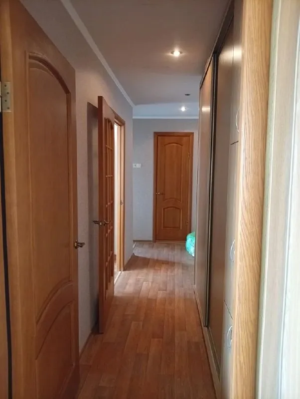 📎Продается 2к квар. В г. Северодонецке, ул. Курчатова д.23а,
8/9Этаж. Дома, 48/27/7.4кв. М.
✅Дом после кап. Ремонта. Все поменяно: крыша, отопление, стояки воды и канализации, унитаз. Отремонтирован подъезд, поменян лифт.
✅В квартире свежий ремонт, современная мебель, смонтированные шкафы купе. Все остаётся.
✅Бойлер, кондиционер.
✅Документы рф готовы.
💰Цена 2 600 000р
☎️+7959 526 92 30 (Тг, мах),
+79590227962, Людмила - фотография - 1