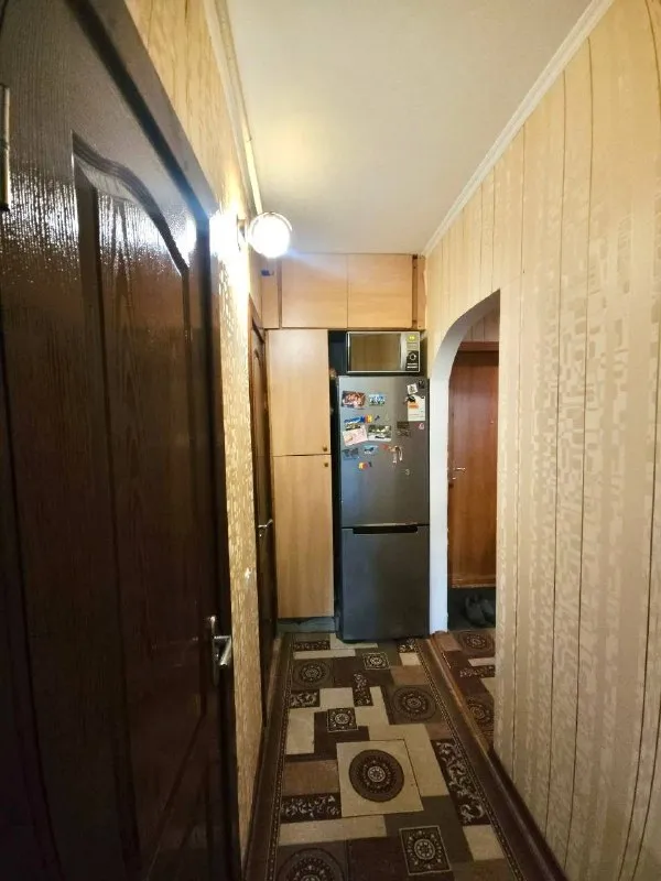 Продам 2-комнатную квартиру с автономным отоплением🔥
📍 Местоположение: кв. Ленинского комсомола, луганск
💰 Цена: 5 300 000 ₽
⬆️ Этаж: 1 из 9
🧱Тип дома: панельный
🔺 Состояние: с хорошим ремонтом, заходи и живи!
🔸Утепление: снаружи квартира полностью утеплена
🪟Окна: м/п, лоджия застеклена
📐Площадь: общая 56 кв. М. , жилая 32 кв. М. , просторная кухня 7.5 кв. М.
Планировка: комнаты раздельные, санузел также раздельный
🛋Комплектация: мебель и бытовая техника остаются по договоренности!
⚡️ Инфраструктура:
🔺Развитый район со всем необходимым в шаговой доступности.
🚗Всего 50 метров до охраняемой парковки.
📞 +7-959-188-88-26 — Михаил - фотография - 8