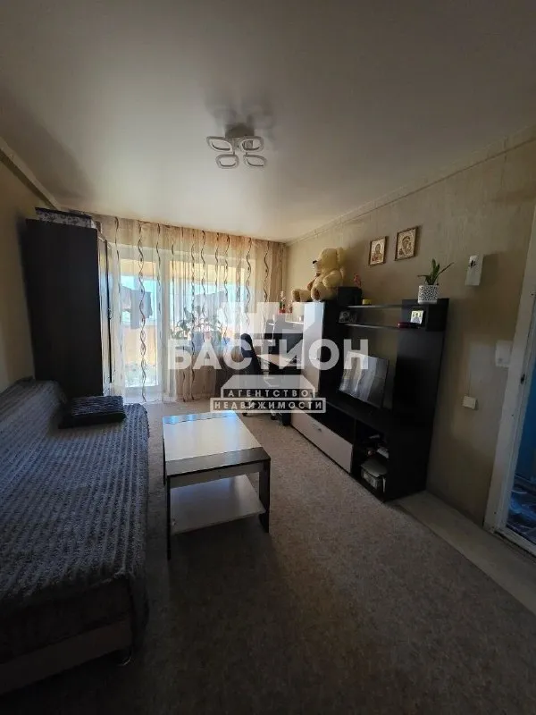 Луганск, продам 2кк на кв. Комарова, 5/5, жовтневый район, площадью 44,9 кв. М. Квартира с хорошим ремонтом. Комнаты изолированные. Санузел совместный. Окна пластиковые. Балкон застеклен. Мебель остается частично.
Развитая инфраструктура района включает в себя транспорт, школы, детские сады, магазины, супермаркеты, аптеки.
Успейте купить отличную квартиру по отличной цене!
4.8Млн
+7-959-991-27-94 - фотография - 2