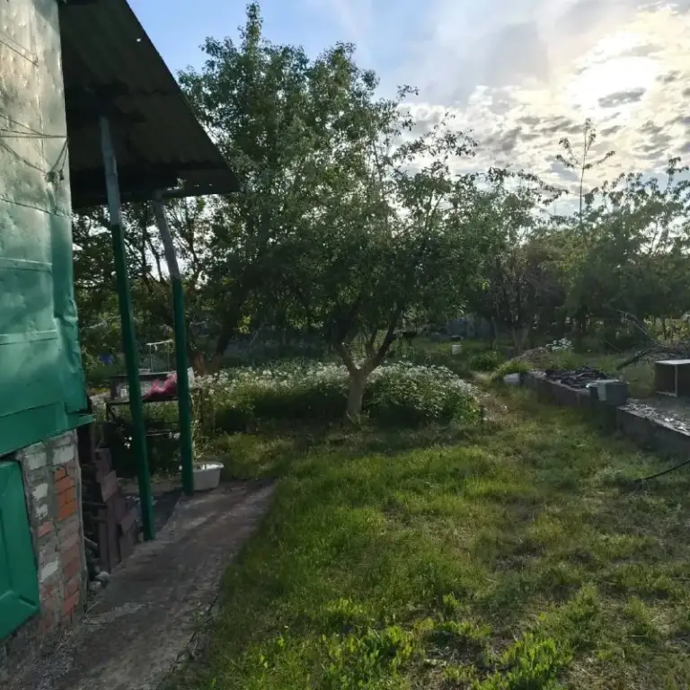 Продается
Участок в черте города🌇🏡
Снт чернобылец
С квартала волкова можно дойти пешко✅.
Есть хороший фундамент под дом. Можно построить и жить постоянно. Идеально для этих целей, многие так и делают. Хорошие соседи.
Участок 10 соток, есть вода поливная, городская, есть свет, на участке есть вагончик жилой с подвалом, много фруктовых деревьев, виноград.
Собственник, документы рф.
✔️Риэлтор не нужен
Стоимость 1 500 000р
Макс +7 (952) 098-80-08 - фотография - 4