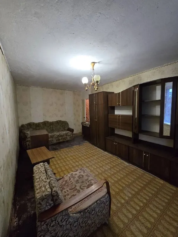 ✔️ Снижение цены ✔️
🏡 Продается 2-комнатная квартира

📍 Кв. Солнечный

✨ Характеристики:
— Удобная планировка: комнаты изолированы
— Санузел совмещён
— Окна металлопластиковые
— В спальне свежие обои и новая потолочная плитка
— Подвал сухой — запаха нет

🌆 Преимущества локации:
✔️ Центр востока — всё рядом: школа, детсад, рынок, магазины, универ им. Даля
✔️ Идеальный вариант для семьи или сдачи в аренду
📑 Документы рф, без долгов и обременений
📞Ирина +79592643381 - фотография - 2