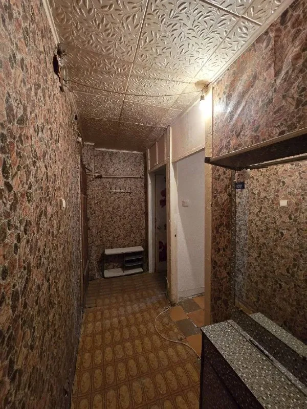 ✔️ Снижение цены ✔️
🏡 Продается 2-комнатная квартира

📍 Кв. Солнечный

✨ Характеристики:
— Удобная планировка: комнаты изолированы
— Санузел совмещён
— Окна металлопластиковые
— В спальне свежие обои и новая потолочная плитка
— Подвал сухой — запаха нет

🌆 Преимущества локации:
✔️ Центр востока — всё рядом: школа, детсад, рынок, магазины, универ им. Даля
✔️ Идеальный вариант для семьи или сдачи в аренду
📑 Документы рф, без долгов и обременений
📞Ирина +79592643381 - фотография - 4