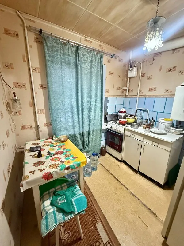 🌟Продам 1-к квартиру, кв. Гбк🏠
🔸 Этаж: 2/5 (кирпичный дом)
🔸 Площадь: 30 м² / кухня 6 м²
🔸 Состояние: жилое, окна м/п.
🔸 Коммуникации: центральное отопление, все счетчики установлены.
🔸 Дополнительно: есть балкон, с/у совмещен.
🚀 Инфраструктура в шаговой доступности.
💰 Цена: 3 600 000 руб.
📞 Контакт: +7-959-128-50-18 анастасия. - фотография - 3