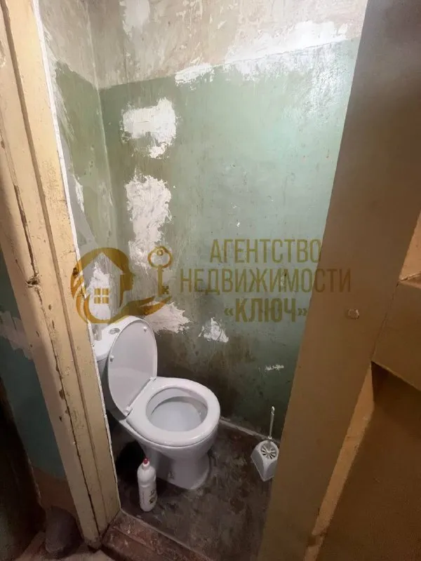 ⚡️ Продажа: 2-к квартира в р-не 7-й больницы
📍 Луганск, уч. Цупова, 20
🔹 Цена: 2 900 000 ₽
🔹 Этаж: 2/2
🔹 Площадь: 55 кв. М
🔹 Отопление: центральное
🔹 Потолки: 4 метра!
🔹Газовая колонка
✅ Особенности:
• Комнаты раздельные.
• Все коммуникации новые (трубы, канализация).
• Мп окна, квартира теплая.
• Состояние — под ремонт.
• Отличный двор и транспортная доступность.
📞 Контакт: +7 959 149 84 15 екатерина - фотография - 9