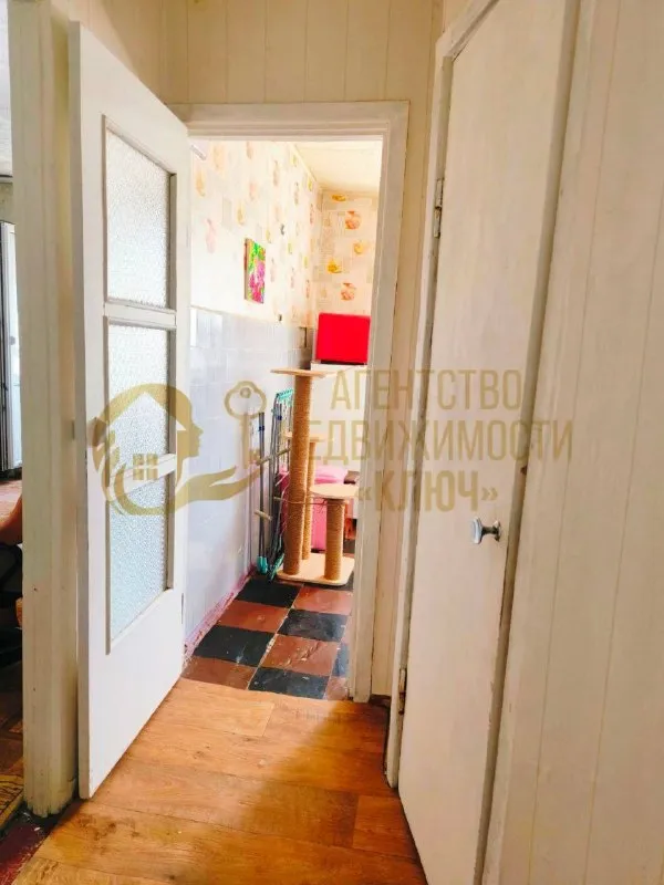 🏢 Продам 1-комн. Квартиру на кв-ле солнечный
📍 Расположение: 5/5 эт. Кирпичного дома. Не угловая, очень теплая и светлая.
📏 Площадь: общая 32,9 м² / жилая 16,8 м² / кухня 6,7 м².
🛠 Состояние: м/п окна, с/у совмещен, балкон без ремонта. Центральное отопление.
🏙 Инфраструктура: рынок, магазины, остановка транспорта в шаговой доступности.
💰 Цена: 2 600 000 руб.
📲 Звоните: +7-959-132-07-33 екатерина. - фотография - 6
