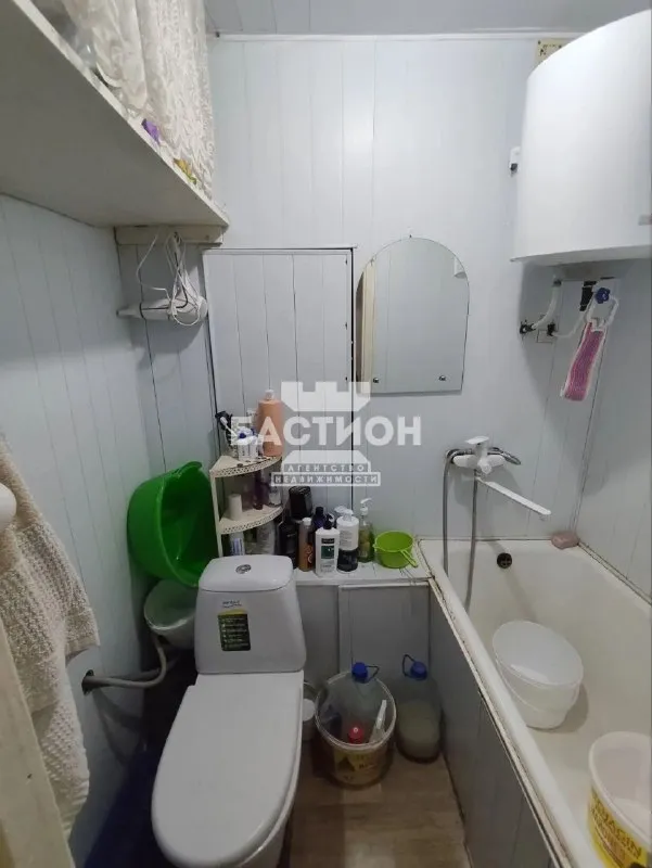 Г луганск, кв. Щербакова, продается уютная 1к. Квартира, расположенная на 2м этаже 5-ти этажного дома. Общая пл. 32,7м2, кухня 5,5 м2, жилая 18,4 м2, есть кладовка при входе 0,8 м2. Квартира не угловая. Центральное отопление (зимой тепло). Окна-деревянные. Совмещенный сан. Узел. Квартира в ухоженном состоянии, выполняли легкий косметический ремонт. Рядом, 3-я гор. Больница, физ. Училище, магазины, школы, садики.
3 000 000Р
+7-959-991-27-94 - фотография - 4