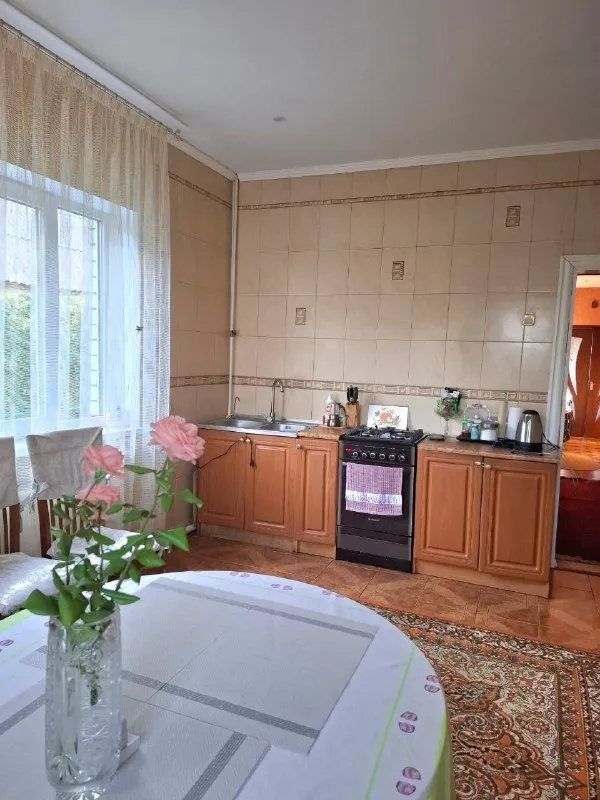 Продам дом по ул. Буденного
Г. Луганск
101 Кв. М. Общ. Пл
Дом добротный, 2012 г. Постройки
В доме 2 входа, 3 изолированные комнаты, гардеробная, кухня, санузел.
Двор в плитке, асфальтированные подьездные пути, есть заезд для авто
Вся мебель остаётся
Ухоженный участок 10 соток (приват)
Отличное расположение
Документы готовы
Цена 13,5 млн. Руб
+7959-216-43-31
+7959-505-37-17
Елена - фотография - 2