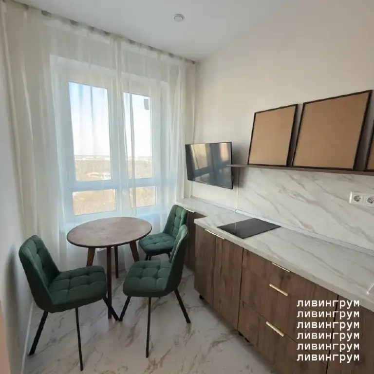 1-Комн квартира, 25.0 м²
• 16 Этаж из 25
• Люберцы, рождественская 8

54 000 ₽/Мес, без комиссии

Холодильник • стиральная машина • интернет • мебель • телевизор • лифт

Аренда. Собственник. Сдается уютная, светлая и функциональная квартира с новым евроремонтом.

Ремонт действительно просто вкуснятина, для своей цены на мой взгляд просто идеально.

Необходимая техника есть, крутой диван который легко раскладывается в полноценную 160/200 кровать, телевизор.

Мест для хранения много даже для скромной площади, зональность соблюдается, крутой балкон, на котором не холодно, есть розетки, свет и ковролин.

В доме и жк есть все необходимые магазины, чистый свежий подъезд, маршрутка до мцд люберцы или метро некрасовка останавливается прямо у подъезда.

Готова к въезду с 1 октября

Контакт для связи: @dan_udal

🛡 Проверено администратором ливингрум
Выложить квартиру бесплатно - фотография - 2
