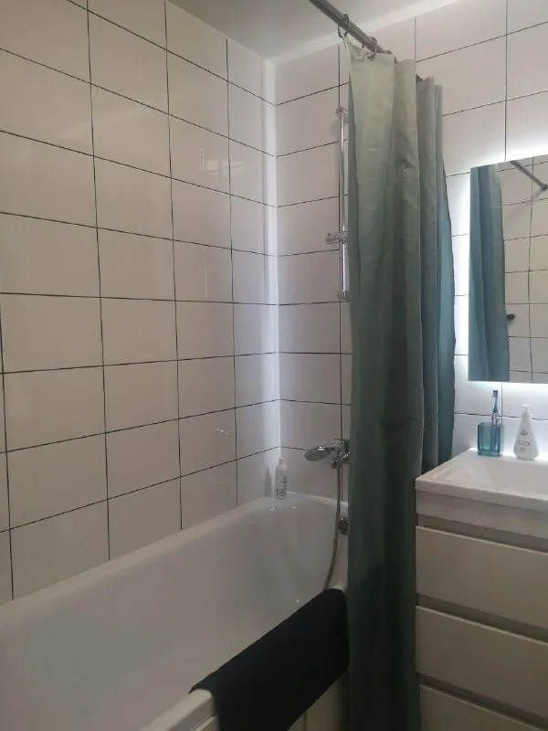 1-К квартира🏙️
М. Нижегородская1️⃣
Сдаю свою любимую 1-к квартиру (34 м²) на 6 месяцев с 9 октября.
Есть абсолютно всё для жизни: гардероб, техника, посуда.
7 Минут пешком от мцк/мцд/бкл нижегородская
5 Этаж, окна во двор с хорошим обзором
💳Цена: 80.000₽ + счетчики
💌Telegram: @diana_safiana - фотография - 1