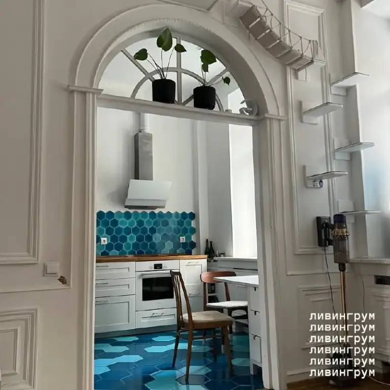 1-Комн квартира, 36.8 м²
М кропоткинская

• 12 Мин пешком
• 1 Этаж из 5
• Москва, плотников пер, 6/8

120 000 ₽/Мес, без комиссии

Холодильник • стиральная машина • кондиционер • посудомойка • интернет • с животными • мусоропровод • с детьми

Аренда. Собственник. Просторная квартира с потолками 3.4 метра в тихом центре. Сдается с 13 сентября 2026 года на длительный срок. Дружелюбные и спокойные соседи.
Любые животные приветствуются. Залог в размере арендной платы за один месяц, можно разбить. Коммунальные услуги и интернет оплачиваются отдельно.

Контакт для связи: @dr_pipir

🛡 Проверено администратором небабушкина москва
Выложить квартиру бесплатно - фотография - 3