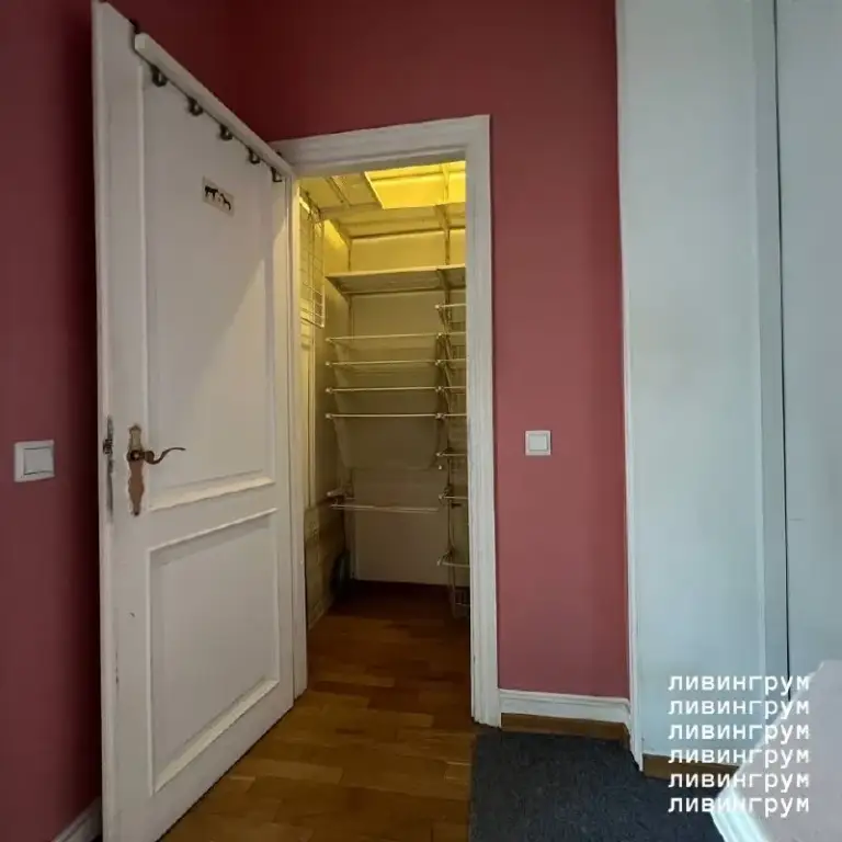 1-Комн квартира, 36.8 м²
М кропоткинская

• 12 Мин пешком
• 1 Этаж из 5
• Москва, плотников пер, 6/8

120 000 ₽/Мес, без комиссии

Холодильник • стиральная машина • кондиционер • посудомойка • интернет • с животными • мусоропровод • с детьми

Аренда. Собственник. Просторная квартира с потолками 3.4 метра в тихом центре. Сдается с 13 сентября 2026 года на длительный срок. Дружелюбные и спокойные соседи.
Любые животные приветствуются. Залог в размере арендной платы за один месяц, можно разбить. Коммунальные услуги и интернет оплачиваются отдельно.

Контакт для связи: @dr_pipir

🛡 Проверено администратором небабушкина москва
Выложить квартиру бесплатно - фотография - 6