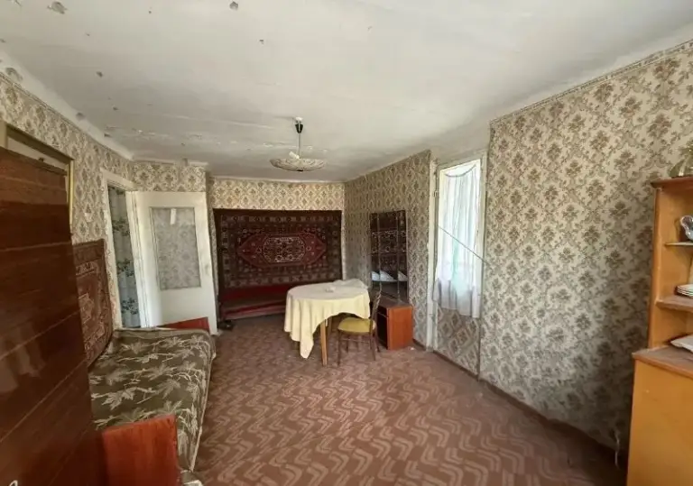 Продам 1 комнатную квартиру на ул. Тимирязева (р-н кв. Гаевого). 2/5 этаж. Общая площадь -33.3 кв. М. Окна металлопластиковые. Трубы отопления - пластик. Санузел совмещен. Документы готовы. Без долгов и прописанных.
Цена: 3.300.000 рублей
+79591427818 Яна - фотография - 2