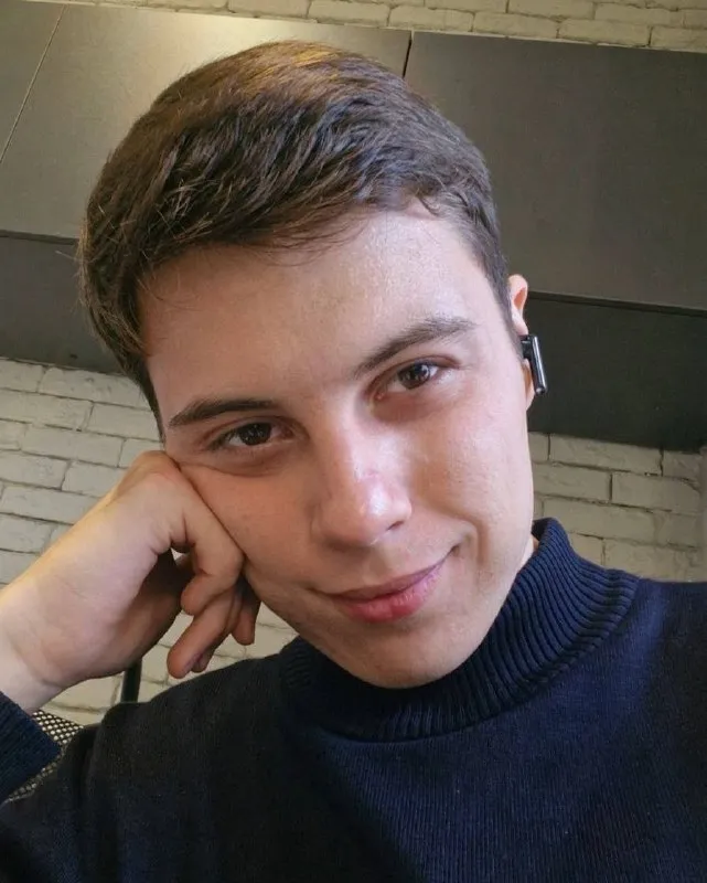 Сниму жилье⭐️

Здравствуйте! Сниму на длительный срок студию или однокомнатную

Мне 20 лет, без детей и питомцев. Студент 2 курс, работаю при университете. Без вредных привычек, не курю, не пью. Аккуратный, отношусь к жилью бережно.

Хотелось бы снимать квартиру рядом с метро, в шаговой доступности в пределах 20 минут или на автобусе. С возможной временной санкт-петербургской регистрацией на период съёма квартиры.

🔘Бюджет: до 30.000₽ уже с ку.
Без комиссии!

💱Для связи:
@Romtesse - фотография - 1