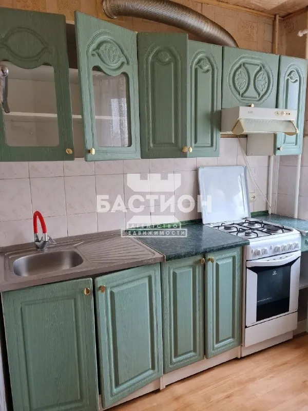 Продам уютную 1-комнатную квартиру в квартале 50 лет октября на 4-м этаже пятиэтажного кирпичного дома.
Общая площадь 31 кв. М. , кухня – 6 кв. М. , совмещенный санузел, пластиковые окна, новый бойлер.
Квартира не угловая. Документы готовы, никто не прописан.
3 400 000Р
+7-959-991-27-94 - фотография - 1