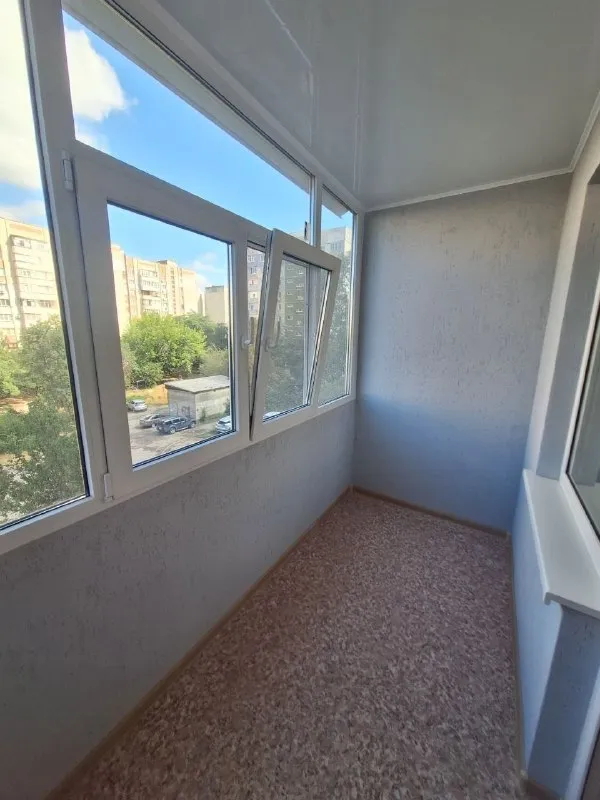 Продаётся 3-ёх комнатная квартира, луганск артёмовский р-н, кв. Мирный, д. 8.
4/9 Панельного дома
69 Кв. М.
Сделан качественный ремонт.
М/п окна, включая балкон и лоджию.
Всё необходимое для проживания есть (мебель, техника).
Тихий (тупиковый) двор. Хорошее местоположение, вся инфраструктура в пешей доступности.
Долгов и прописанных нет, документы к сделке готовы.
Тел.
+79591218831
+79591218830 - фотография - 3