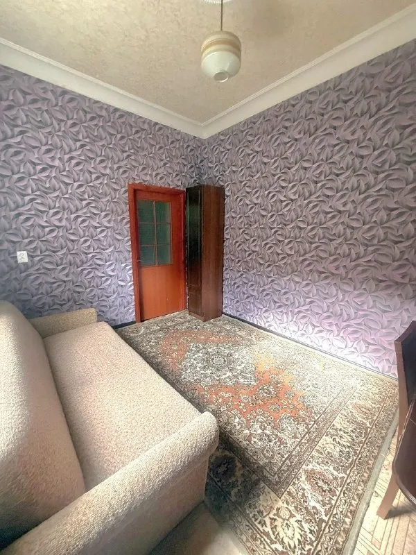 Продам 2-к квартиру на городке ор, ул. Годуванцева,
Г. Луганск.
1/3 Эт.
44,4 М2 общая площадь, потолки 3,10 м, кухня 7м2.
Комнаты раздельные,
С/у раздельный, м/п окна.
Подвал сухой и чистый,
Все коммуникации поменялись.
Отличное расположение.
Документы готовы.
Долгов и прописанных нет.
Цена 5,1 млн руб
+7959-505-37-17
+7959-216-43-31
Елена - фотография - 3