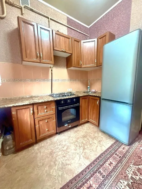 Продам 2-к квартиру на городке ор, ул. Годуванцева,
Г. Луганск.
1/3 Эт.
44,4 М2 общая площадь, потолки 3,10 м, кухня 7м2.
Комнаты раздельные,
С/у раздельный, м/п окна.
Подвал сухой и чистый,
Все коммуникации поменялись.
Отличное расположение.
Документы готовы.
Долгов и прописанных нет.
Цена 5,1 млн руб
+7959-505-37-17
+7959-216-43-31
Елена - фотография - 8
