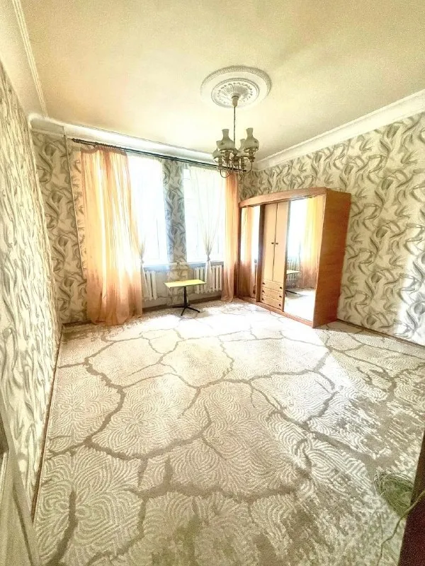 Продам 2-к квартиру на городке ор, ул. Годуванцева,
Г. Луганск.
1/3 Эт.
44,4 М2 общая площадь, потолки 3,10 м, кухня 7м2.
Комнаты раздельные,
С/у раздельный, м/п окна.
Подвал сухой и чистый,
Все коммуникации поменялись.
Отличное расположение.
Документы готовы.
Долгов и прописанных нет.
Цена 5,1 млн руб
+7959-505-37-17
+7959-216-43-31
Елена - фотография - 9