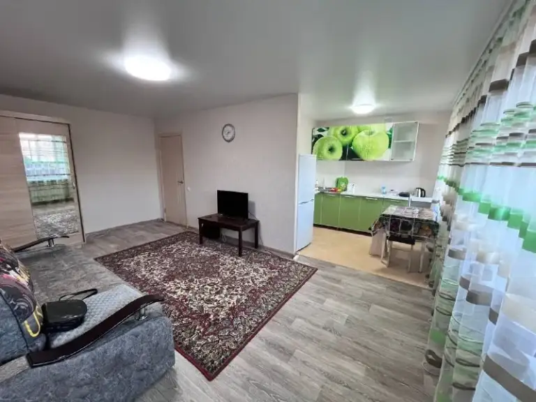 Продам 1комнатную квартиру 34м²
5/9 Г. Луганск, кв. Восточный дом 18
Современный ремонт, санузел полностью в плитке
Натяжные потолки, окна металлопластик, балкон застеклен
Подойдет для проживания и сдачи в аренду.
Цена 3 млн.
Можно в ипотеку.
Рядом транспорт, магазины, рынок и многое другое +79591083015,+79888948506 - фотография - 1