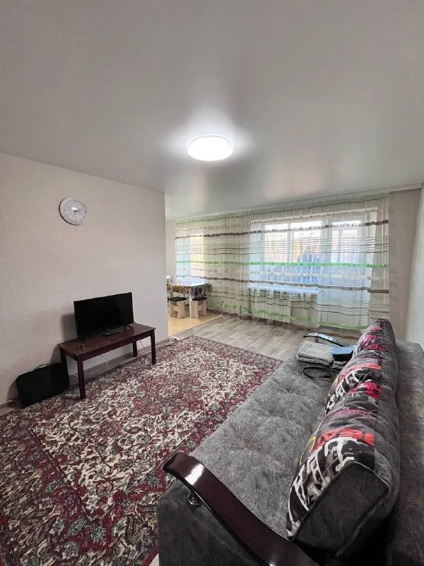 Продам 1комнатную квартиру 34м²
5/9 Г. Луганск, кв. Восточный дом 18
Современный ремонт, санузел полностью в плитке
Натяжные потолки, окна металлопластик, балкон застеклен
Подойдет для проживания и сдачи в аренду.
Цена 3 млн.
Можно в ипотеку.
Рядом транспорт, магазины, рынок и многое другое +79591083015,+79888948506 - фотография - 5