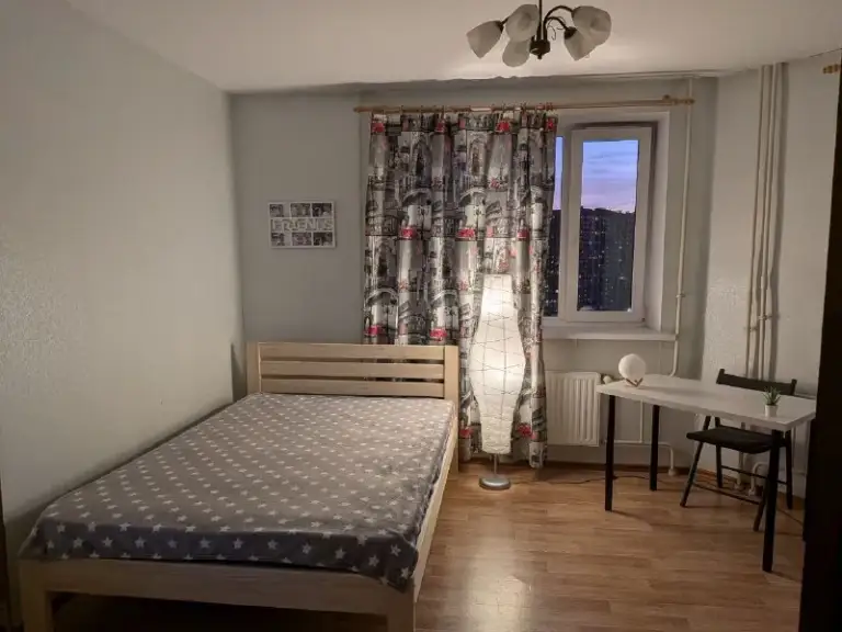 🏠С 4 ноября сдам свою уютную и светлую 1к. Квартиру (34,3 кв. М) на срок 3-4 мес. (возможно дольше) с видом на шуваловский парк и красивые закаты🌆
Жк "северная долина", от метро парнас пешком 10 мин.

Для одного человека/пары, строго без животных, детей и шумных компаний🚭 только для ответственных и порядочных жильцов, любящих тишину и уют, без задержек с оплатой.

В квартире есть всё необходимое, кроме духовки (есть индукционная плита и микроволновка). Комфортная кровать (140*200) с анатомическим матрасом.

💰Стоимость 32 тыс. Руб/мес. +к/у по квитанции. Залог 30 тыс. Будет составлен договор.
Если предложение интересно - напишите пару слов о себе.

Уютное гнездышко – поиск жилья, жильцов и соседей без посредников - фотография - 3