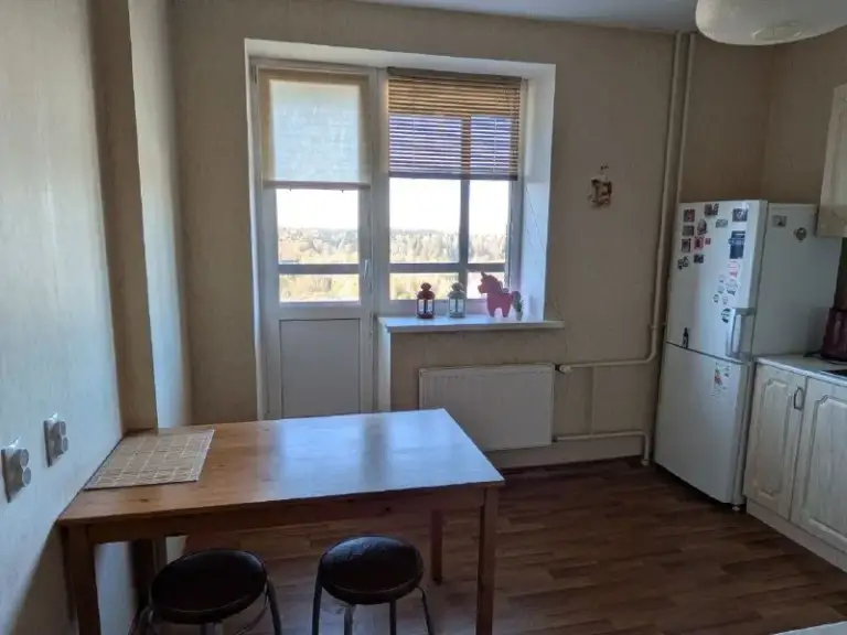 🏠С 4 ноября сдам свою уютную и светлую 1к. Квартиру (34,3 кв. М) на срок 3-4 мес. (возможно дольше) с видом на шуваловский парк и красивые закаты🌆
Жк "северная долина", от метро парнас пешком 10 мин.

Для одного человека/пары, строго без животных, детей и шумных компаний🚭 только для ответственных и порядочных жильцов, любящих тишину и уют, без задержек с оплатой.

В квартире есть всё необходимое, кроме духовки (есть индукционная плита и микроволновка). Комфортная кровать (140*200) с анатомическим матрасом.

💰Стоимость 32 тыс. Руб/мес. +к/у по квитанции. Залог 30 тыс. Будет составлен договор.
Если предложение интересно - напишите пару слов о себе.

Уютное гнездышко – поиск жилья, жильцов и соседей без посредников - фотография - 5