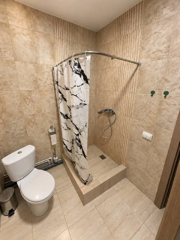 🏡 Сдаются уютные апартаменты в новом отреставрированном комплексе!
📍 Санкт-петербург, канонерский остров, д. 17.
Современная студия после полной реконструкции: новые коммуникации, тихо, из окон приятный вид на канал. Есть всё необходимое: диван, тв, холодильник, микроволновка, индукционная плита, стиральная машина, душ, стол, стулья, постельное бельё и полотенца. Много мест для хранения.
🚌 До м. «балтийская» — около 15 минут, автобусы каждые ~8 минут. Рядом «магнит», ozon и wildberries.
💰 25000 ₽/Мес. + коммунальные (~6 000 ₽ летом).
Залог — 25 000 ₽. Договор от 6 месяцев. Для одного человека. Можно с животными 🐾
📩 Telegram: @russianmatreshkaa

Уютное гнездышко – поиск жилья, жильцов и соседей без посредников - фотография - 2