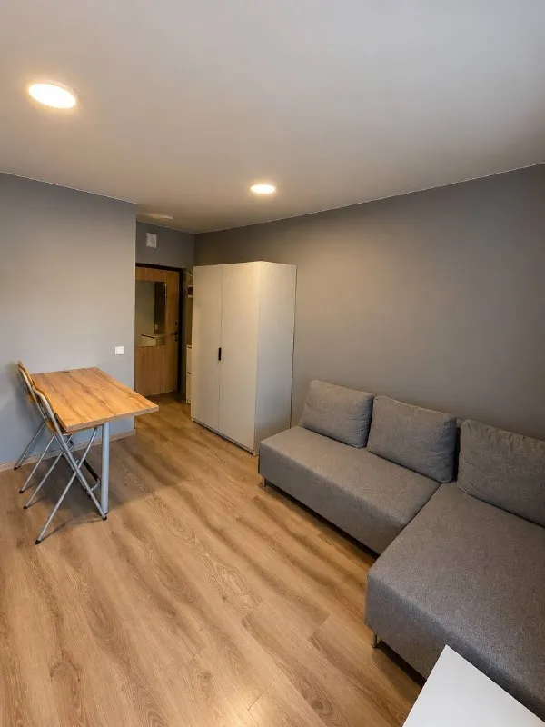 🏡 Сдаются уютные апартаменты в новом отреставрированном комплексе!
📍 Санкт-петербург, канонерский остров, д. 17.
Современная студия после полной реконструкции: новые коммуникации, тихо, из окон приятный вид на канал. Есть всё необходимое: диван, тв, холодильник, микроволновка, индукционная плита, стиральная машина, душ, стол, стулья, постельное бельё и полотенца. Много мест для хранения.
🚌 До м. «балтийская» — около 15 минут, автобусы каждые ~8 минут. Рядом «магнит», ozon и wildberries.
💰 25000 ₽/Мес. + коммунальные (~6 000 ₽ летом).
Залог — 25 000 ₽. Договор от 6 месяцев. Для одного человека. Можно с животными 🐾
📩 Telegram: @russianmatreshkaa

Уютное гнездышко – поиск жилья, жильцов и соседей без посредников - фотография - 5