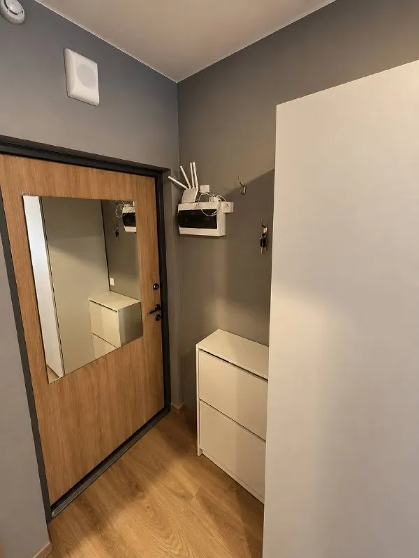 🏡 Сдаются уютные апартаменты в новом отреставрированном комплексе!
📍 Санкт-петербург, канонерский остров, д. 17.
Современная студия после полной реконструкции: новые коммуникации, тихо, из окон приятный вид на канал. Есть всё необходимое: диван, тв, холодильник, микроволновка, индукционная плита, стиральная машина, душ, стол, стулья, постельное бельё и полотенца. Много мест для хранения.
🚌 До м. «балтийская» — около 15 минут, автобусы каждые ~8 минут. Рядом «магнит», ozon и wildberries.
💰 25000 ₽/Мес. + коммунальные (~6 000 ₽ летом).
Залог — 25 000 ₽. Договор от 6 месяцев. Для одного человека. Можно с животными 🐾
📩 Telegram: @russianmatreshkaa

Уютное гнездышко – поиск жилья, жильцов и соседей без посредников - фотография - 6