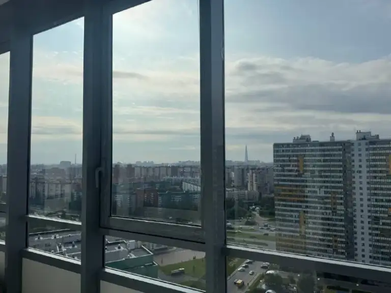 Сдается квартира- студия (30м2) в жк граффити с 01.11.2027
Ближайшие станции метро комендантский проспект (на автобусе 10-15 мин. ) и пионерская (20мин. ). Остановка в 3х минутах.

В квартире есть вся необходимая техника и мебель, проведен интернет.
Развитая инфраструктура в округ жк (лента, пятерочка, вкусвилл), пекарни, кофейни, вб, озон, яндекс, парк с озером в пешей доступности.

Адрес: парашютная 42к2
Стоимость 32000 + ку (3500–5000 в зависимости от сезона)
Залог 32 000, можно разбить на два месяца
По вопросам аренды писать в личные сообщения.

📌 Оригинал в vk

Уютное гнездышко – поиск жилья, жильцов и соседей без посредников - фотография - 9